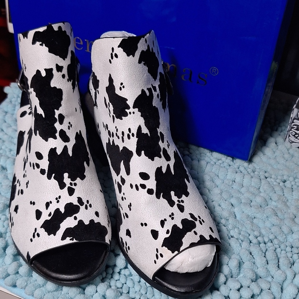 Pierre Dumas adorable black/white  clogs. Worn 2 times. Size 8 1/2 - Picture 2 of 6